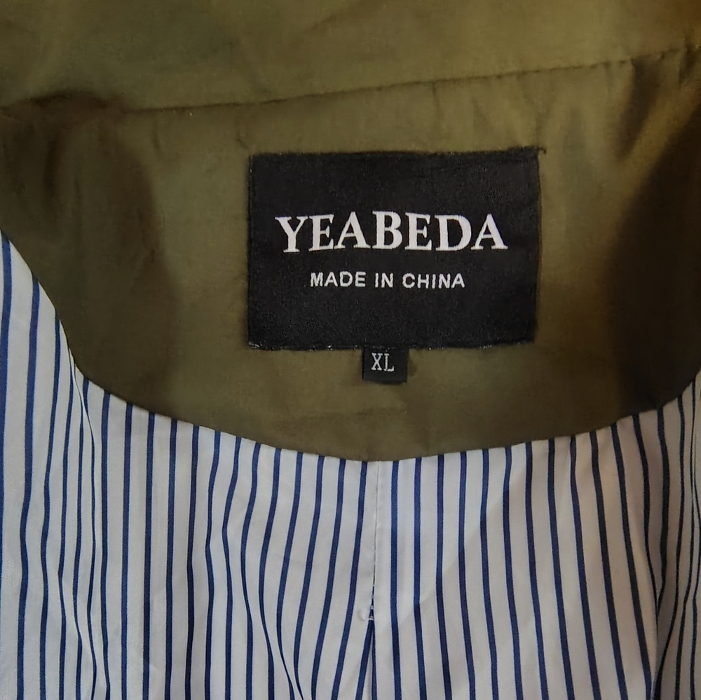 Forest Green Utility Jacket with Striped Details - Picture 10 of 11